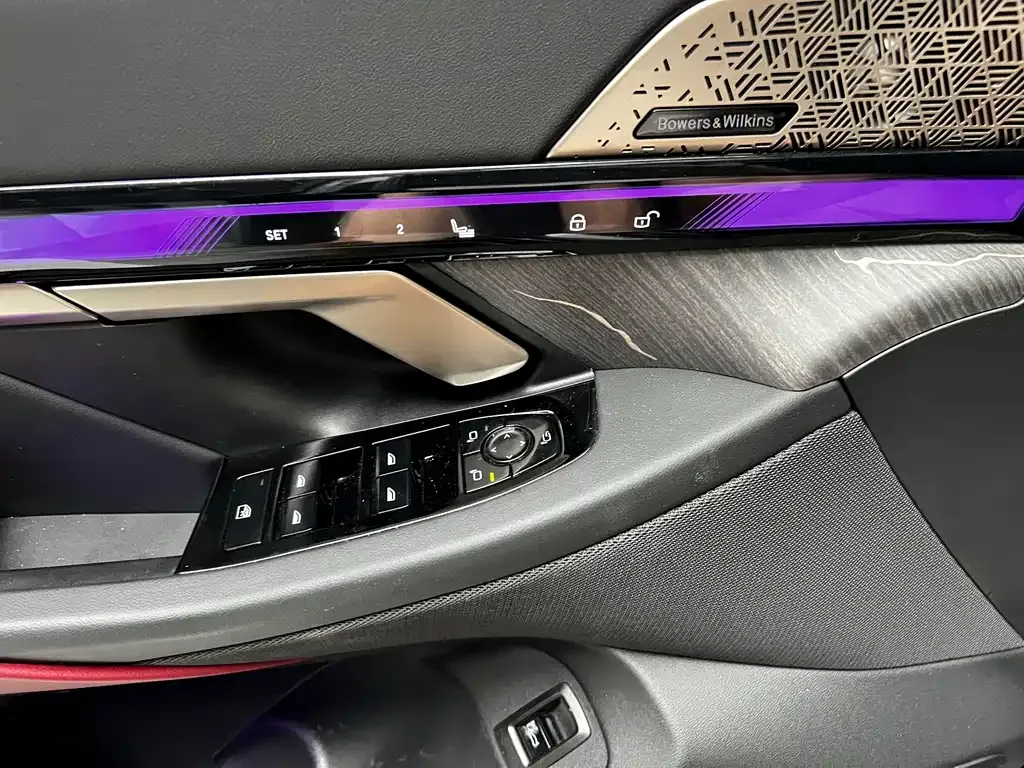 BMW 5 Series — фото 10