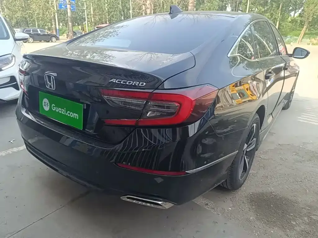 Honda Accord — фото 10