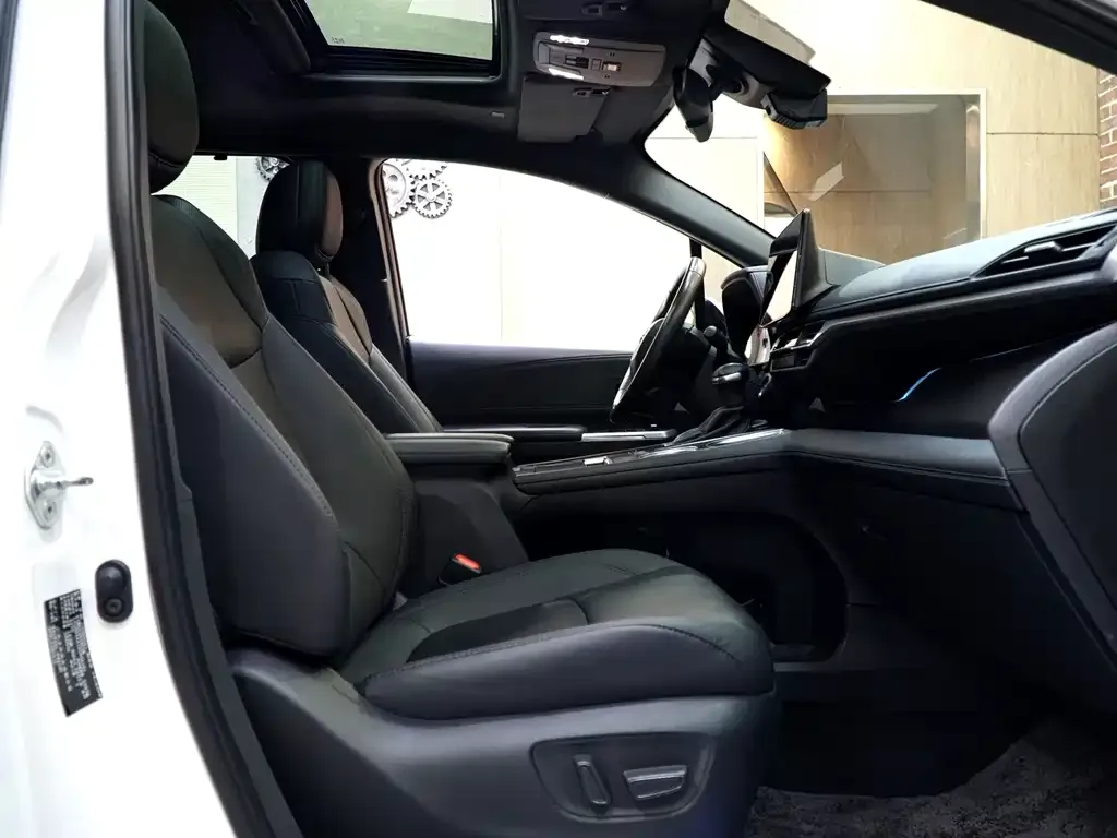 Toyota Sienna — фото 2