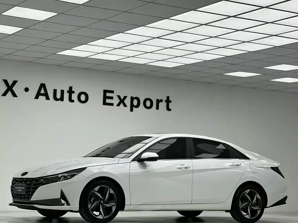 Hyundai Elantra — фото 8