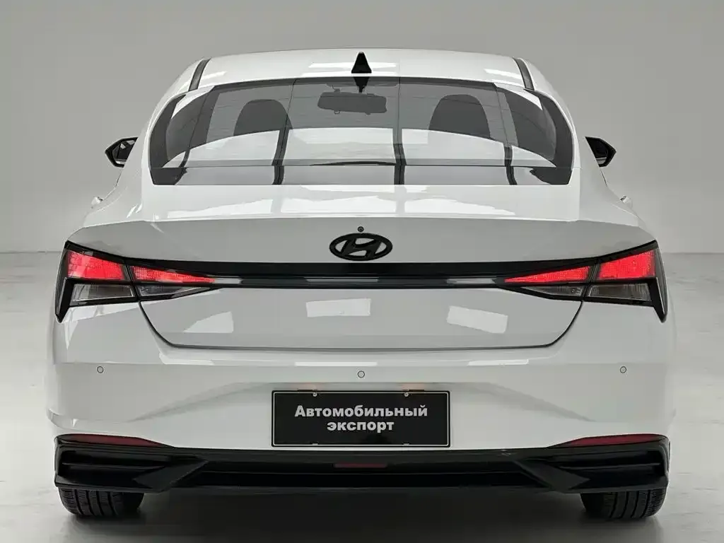 Hyundai Elantra — фото 6