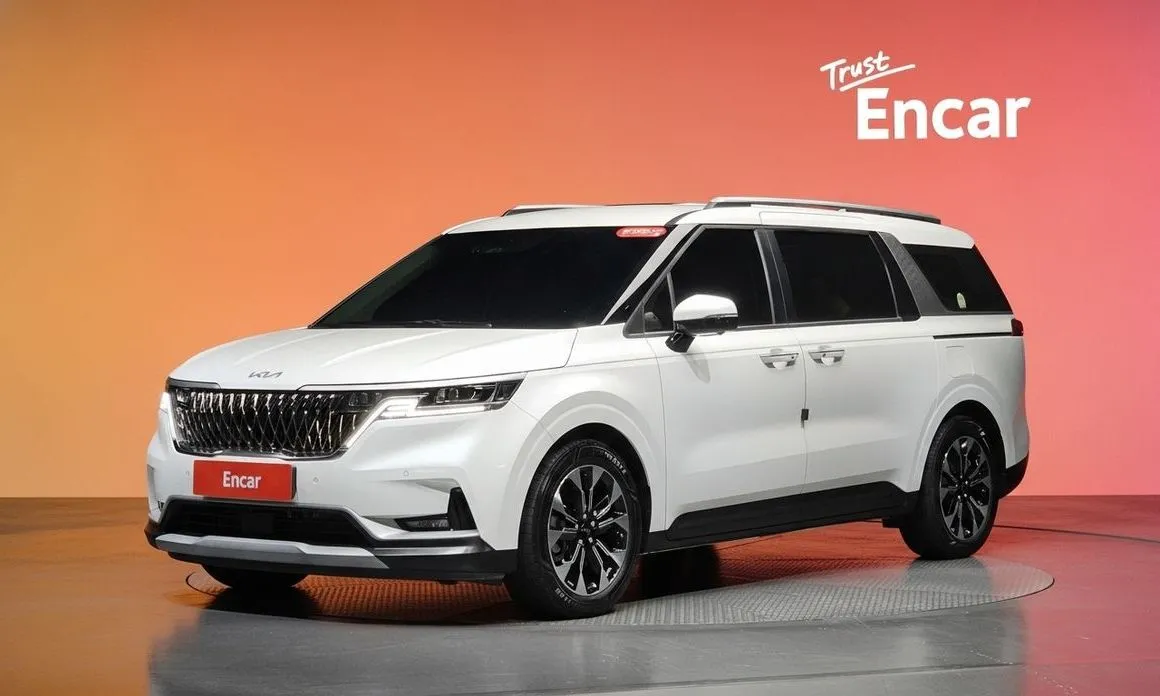 Kia Carnival — фото 1