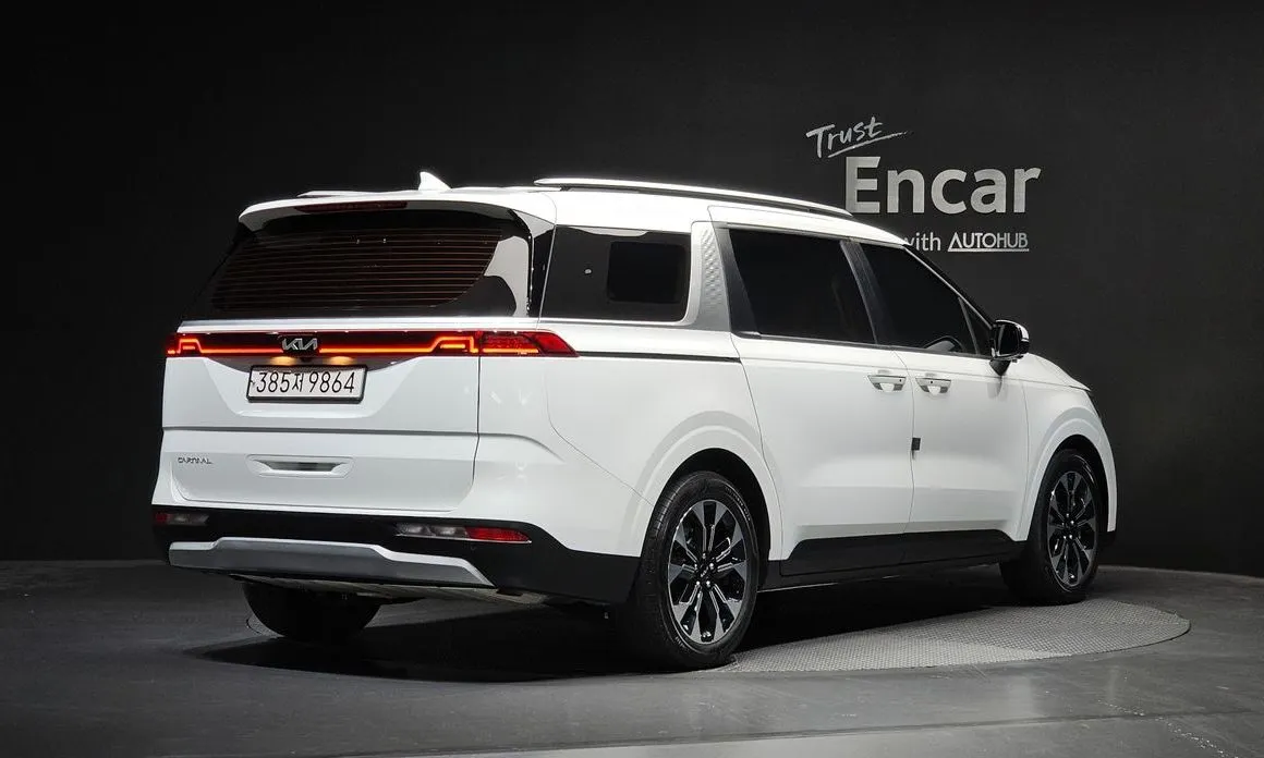 Kia Carnival — фото 4