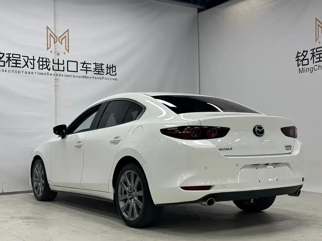 Mazda 3 Axela — фото 8