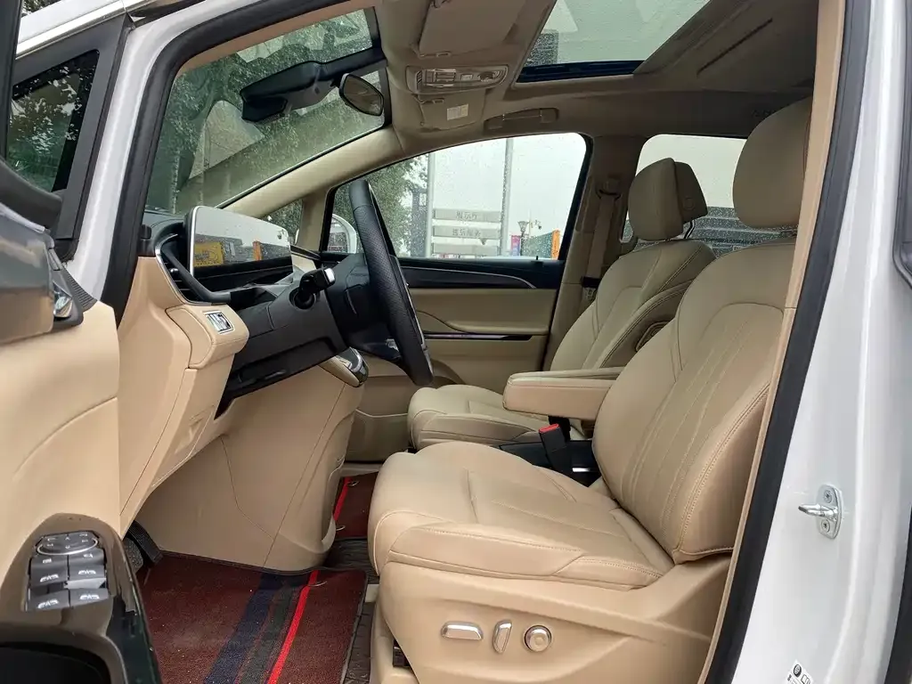 Buick GL8 Hybrid — фото 4