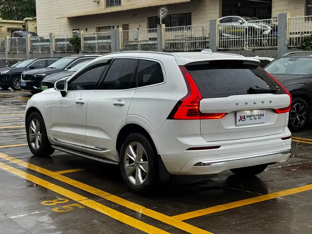 Volvo XC60 — фото 2