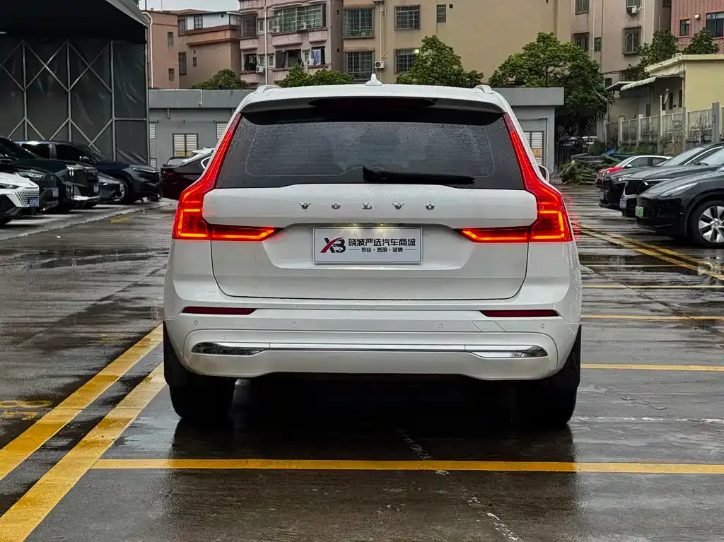 Volvo XC60 — фото 9