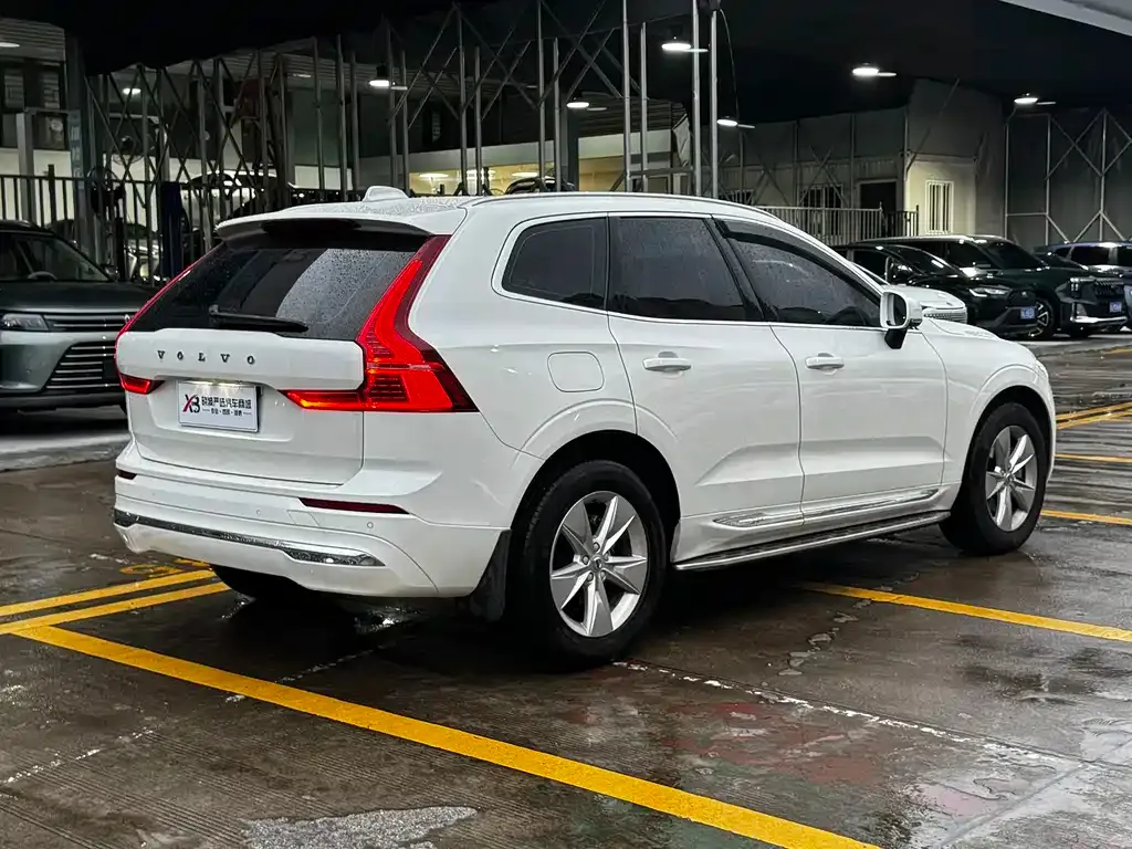 Volvo XC60 — фото 4