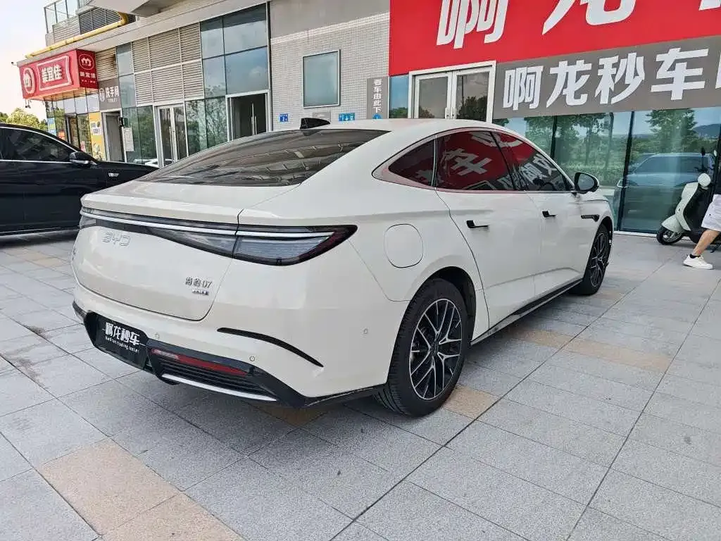 BYD Seal 07 DM-i — фото 9
