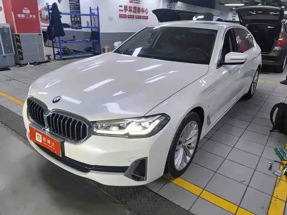 BMW 5 Series New Energy — фото 1