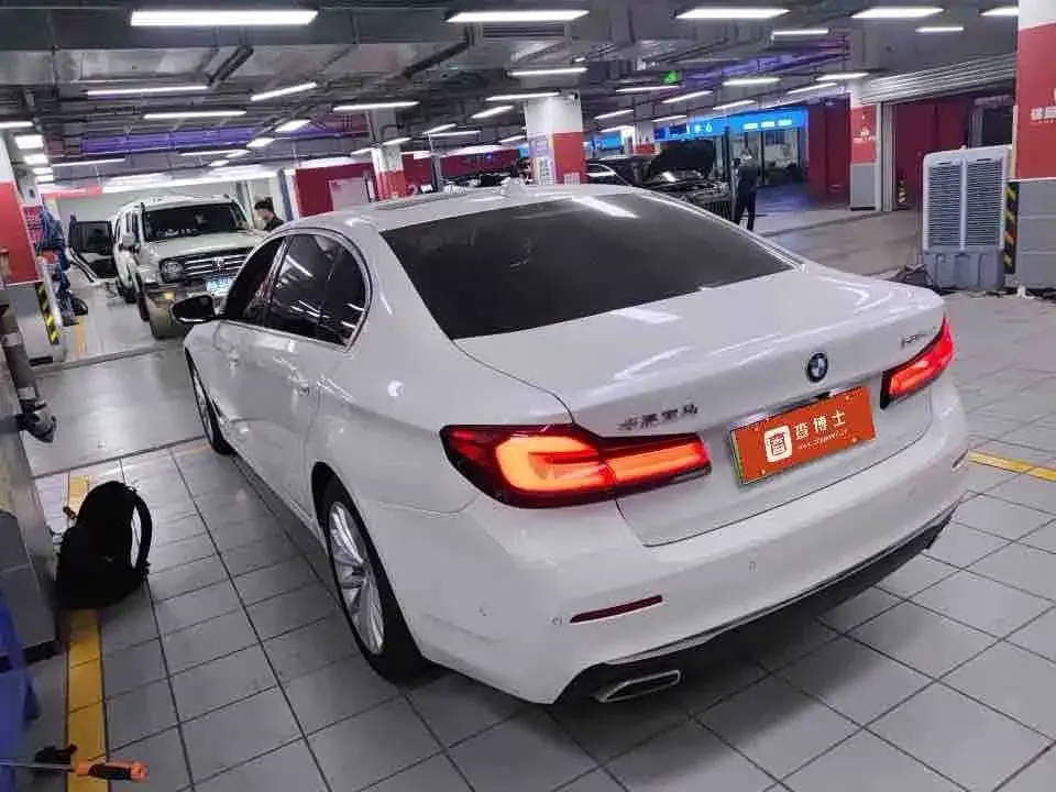 BMW 5 Series New Energy — фото 4