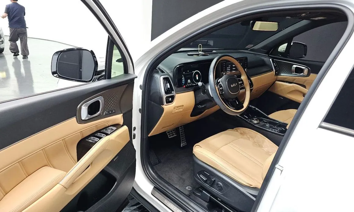 Kia Sorento — фото 7