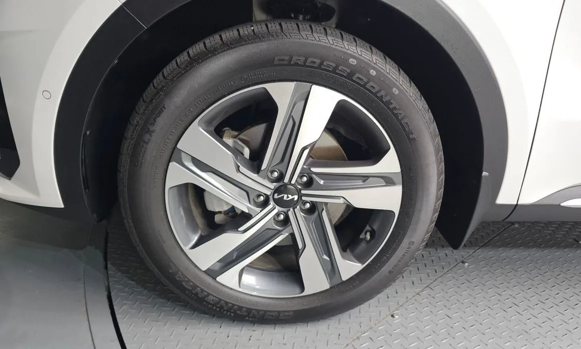 Kia Sorento — фото 6
