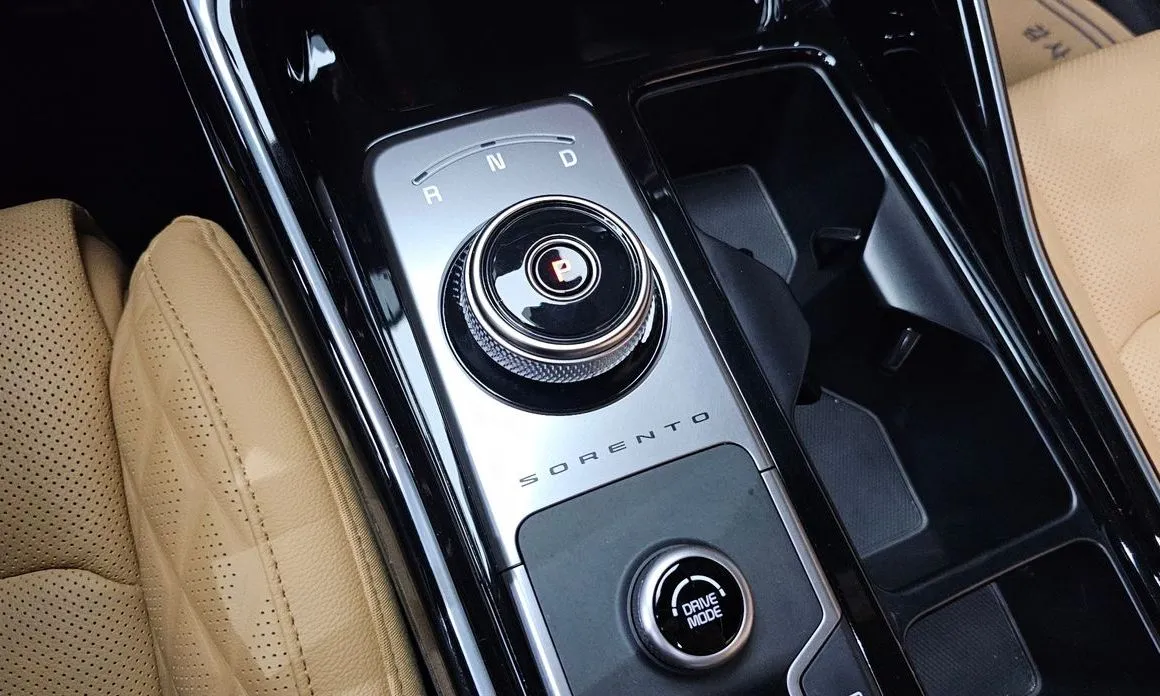 Kia Sorento — фото 9