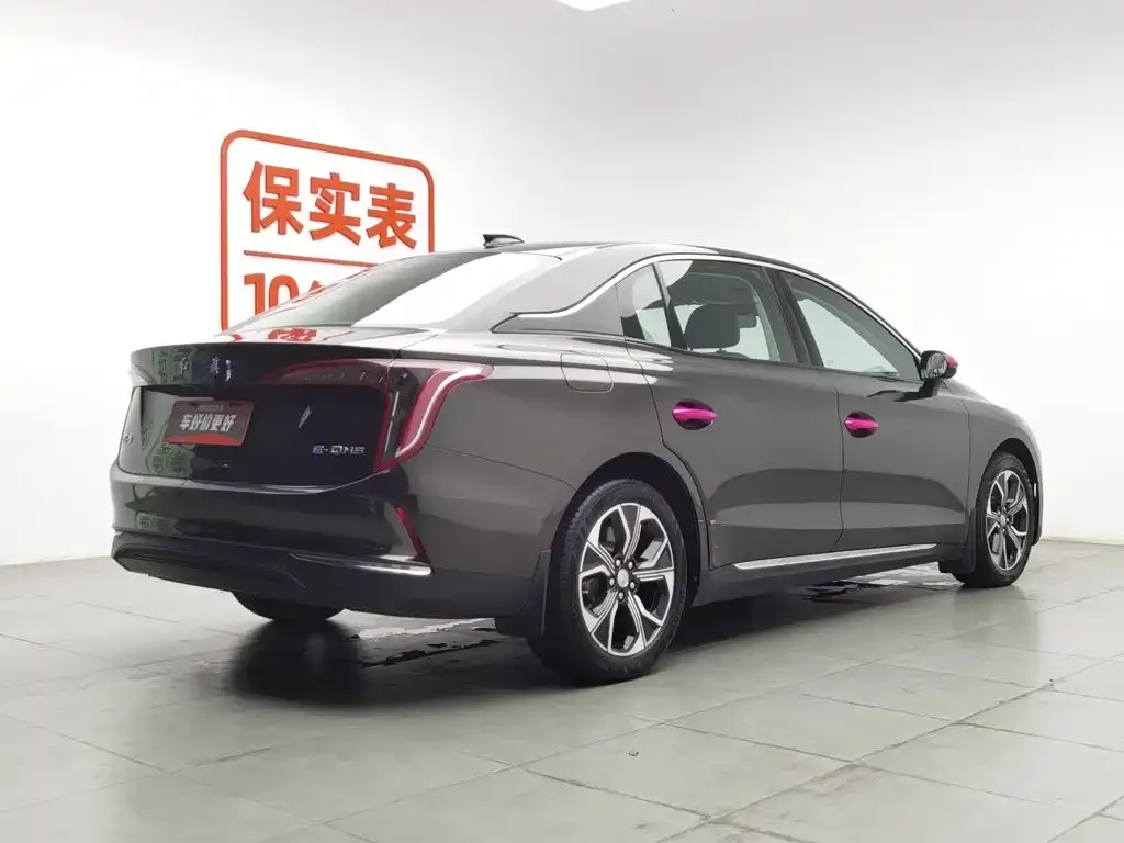Hongqi E-QM5 — фото 4
