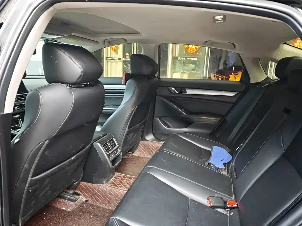 Honda Accord — фото 5