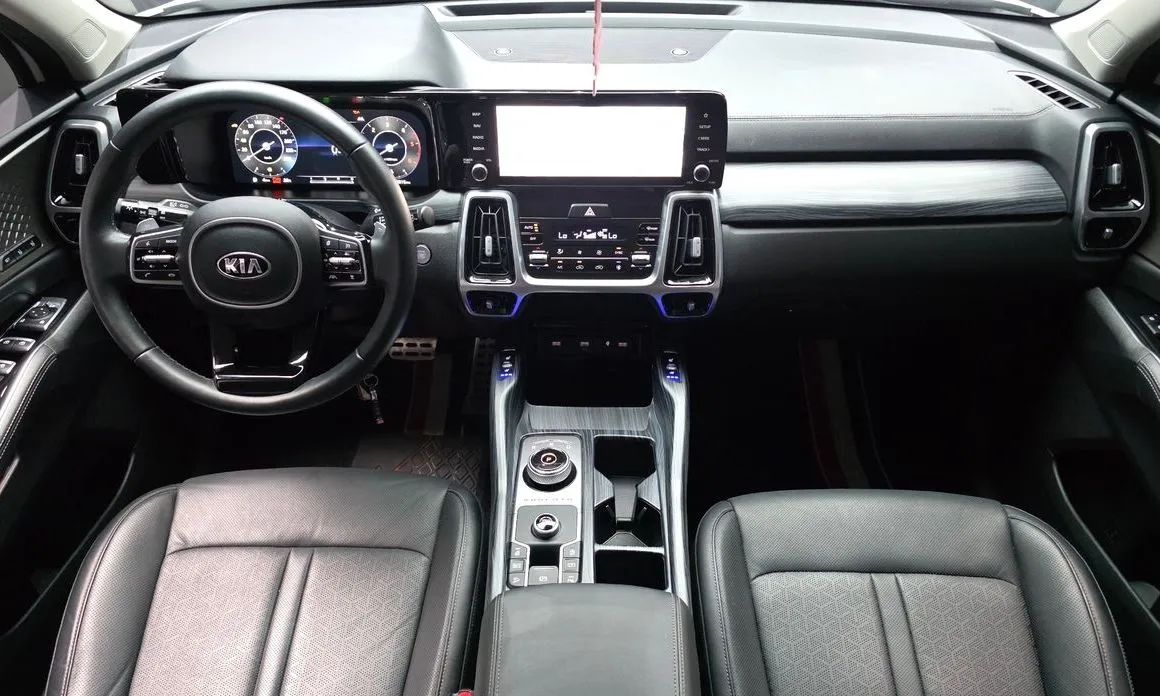 Kia Sorento — фото 9