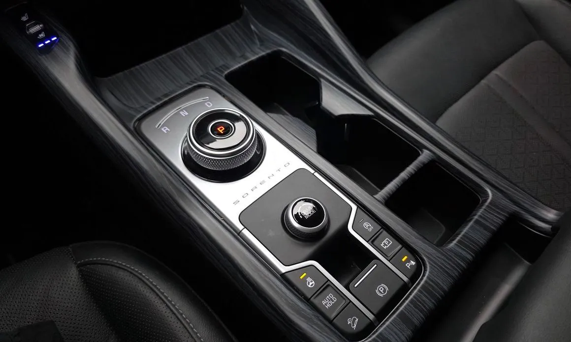 Kia Sorento — фото 6