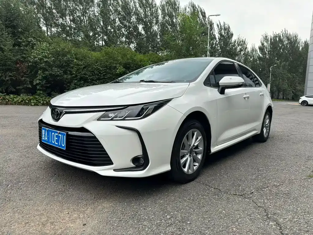 Toyota Corolla — фото 1
