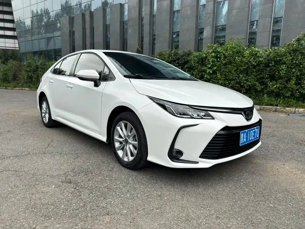 Toyota Corolla — фото 5