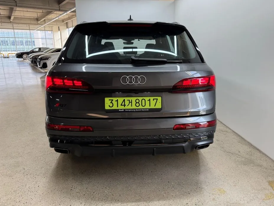 Audi Q7 — фото 9