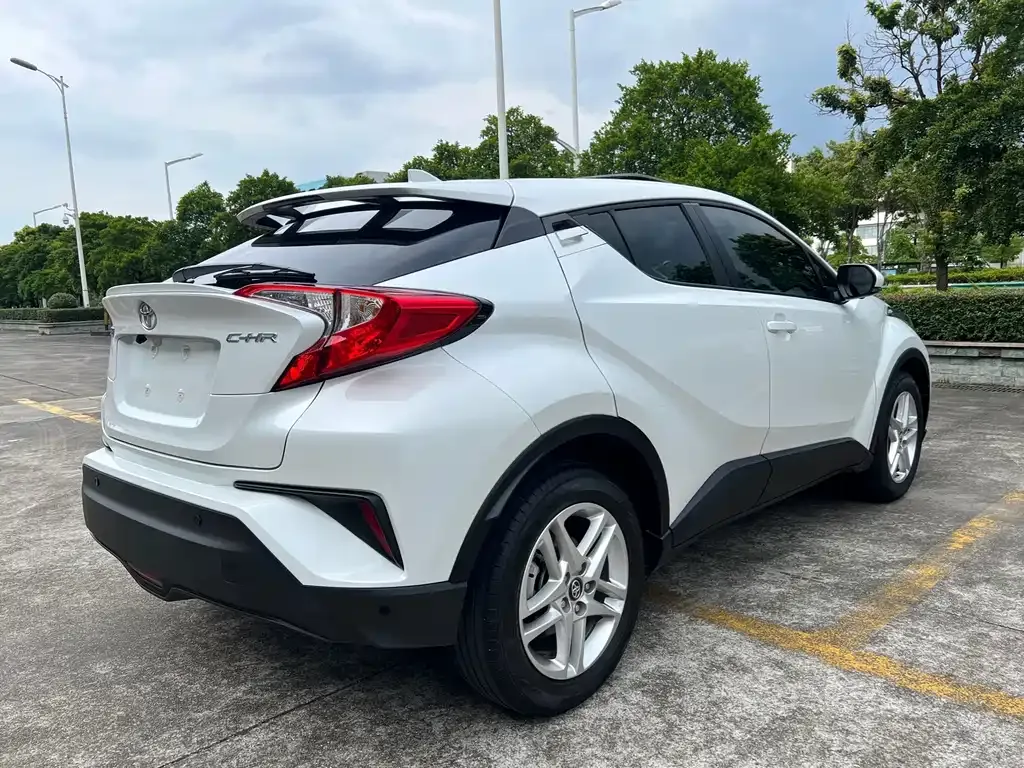 Toyota C-HR — фото 6
