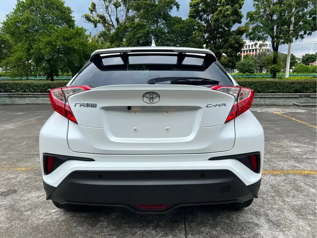 Toyota C-HR — фото 9