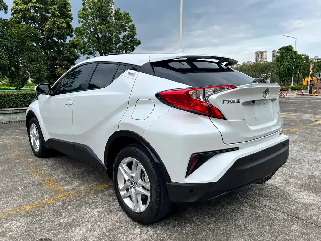 Toyota C-HR — фото 7