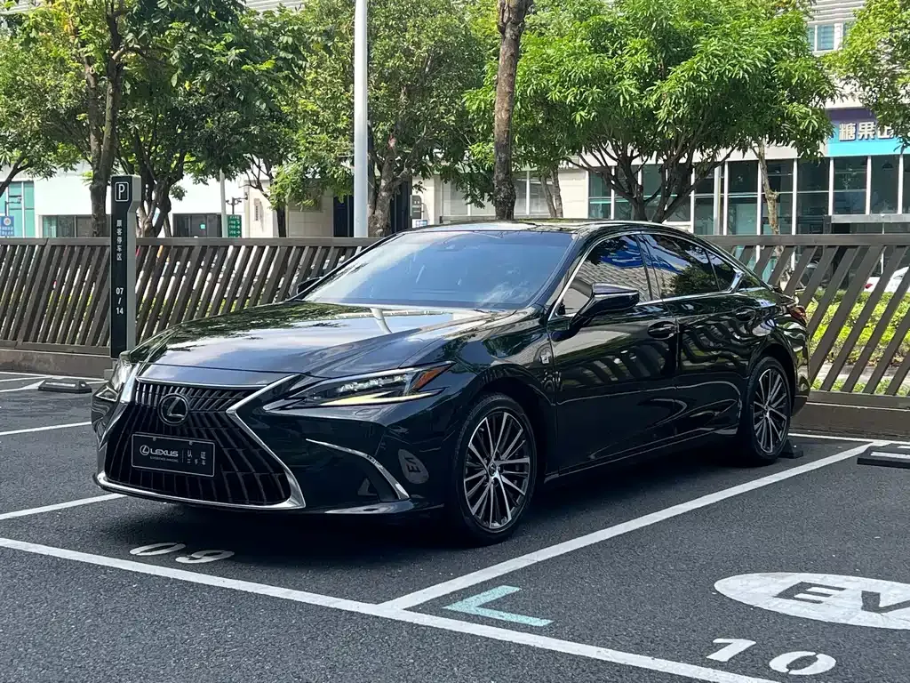 Lexus ES — фото 7