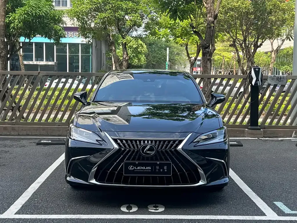 Lexus ES — фото 10