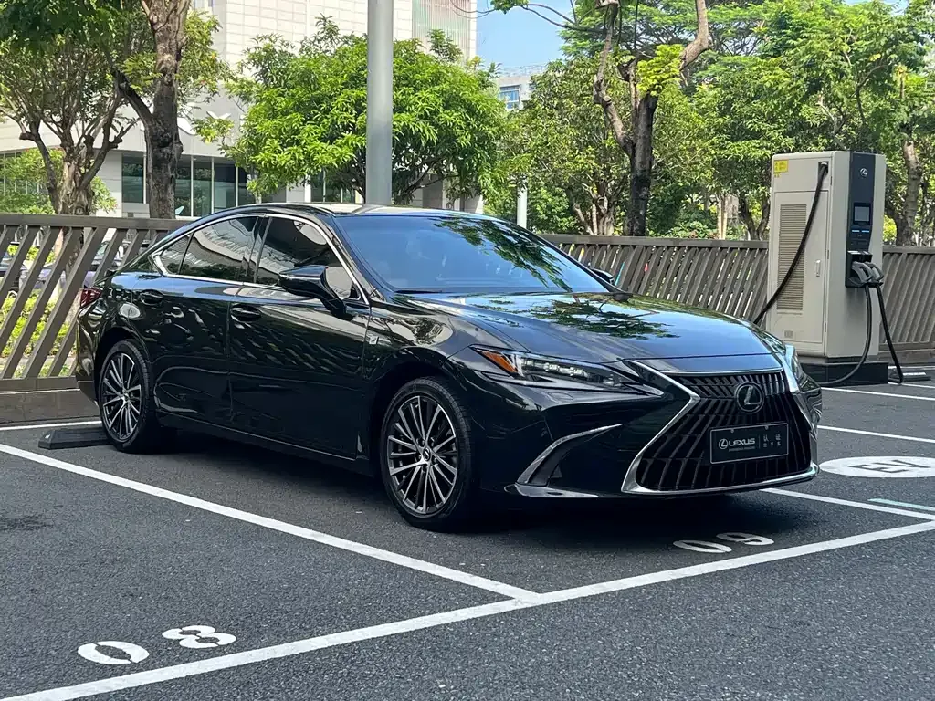 Lexus ES — фото 5