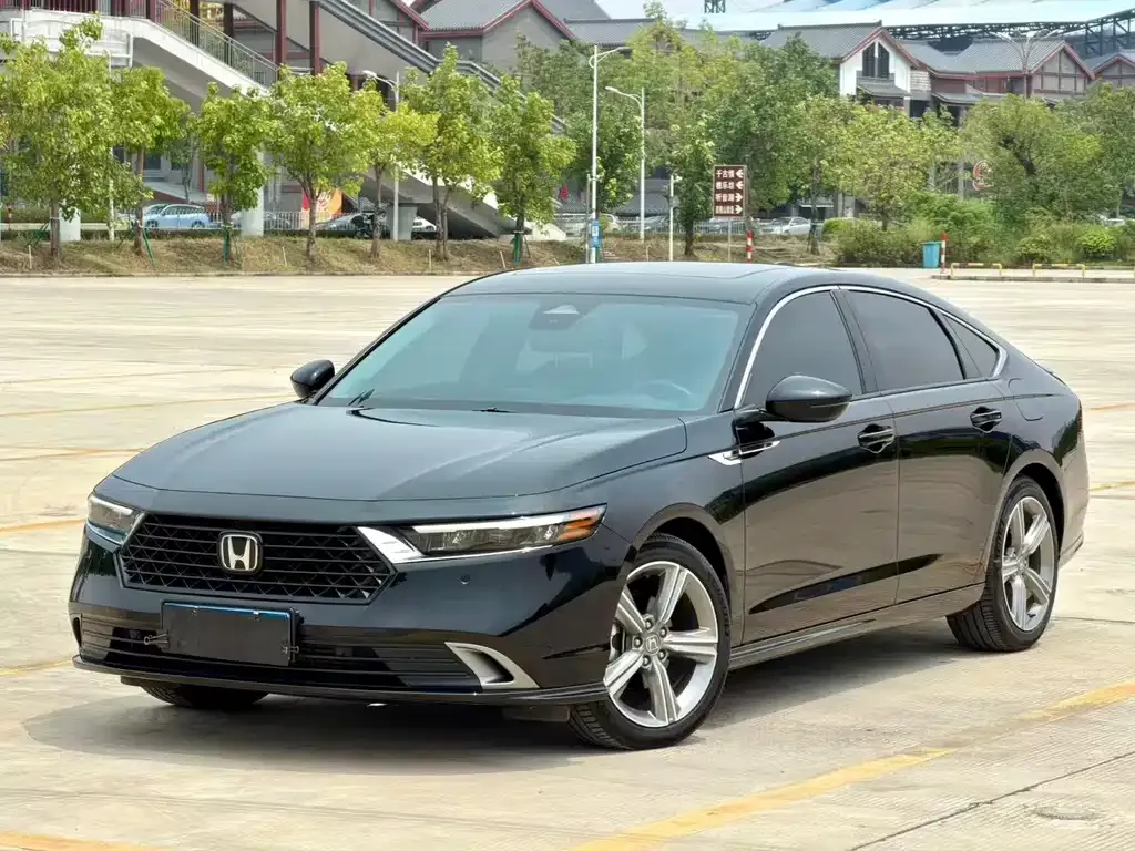 Honda Accord — фото 1