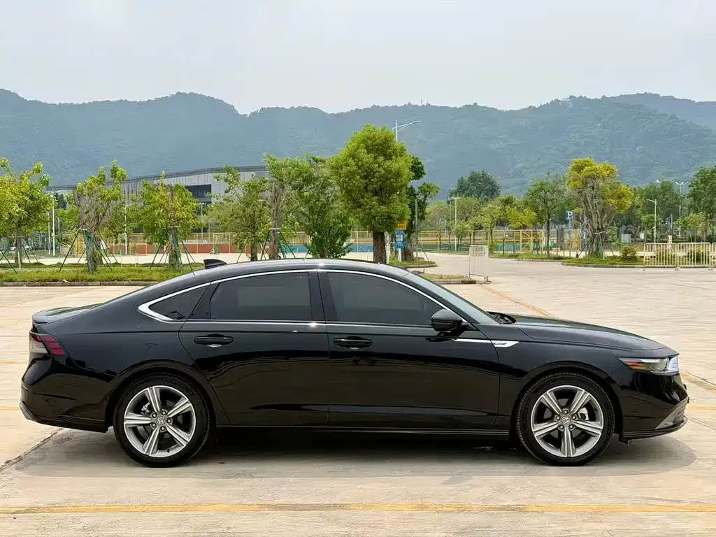Honda Accord — фото 5