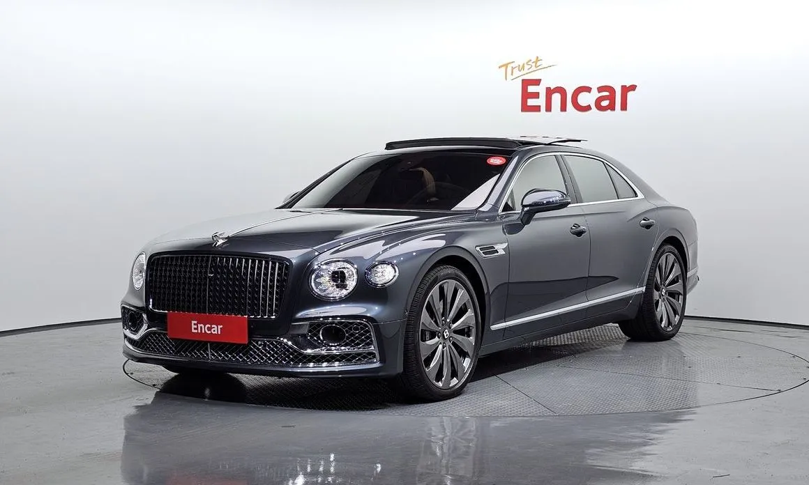 Bentley Flying Spur — фото 1