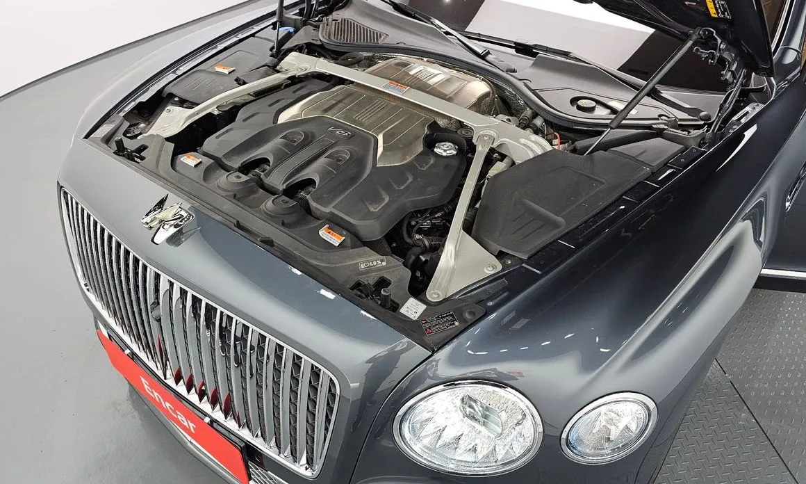Bentley Flying Spur — фото 7