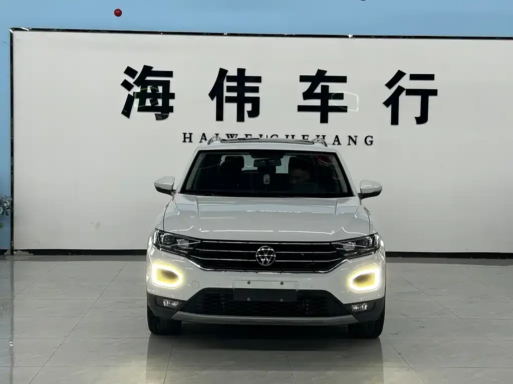 Volkswagen T-Roc — фото 2