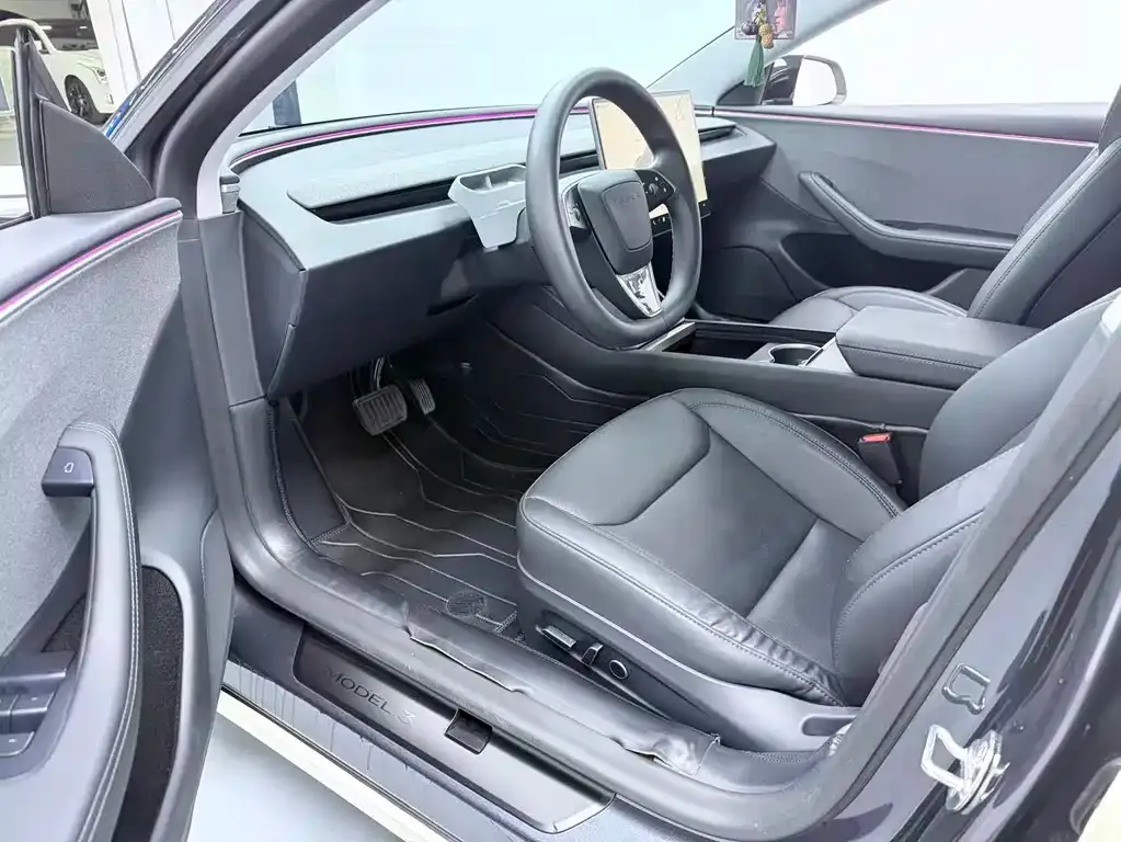Tesla Model 3 — фото 10