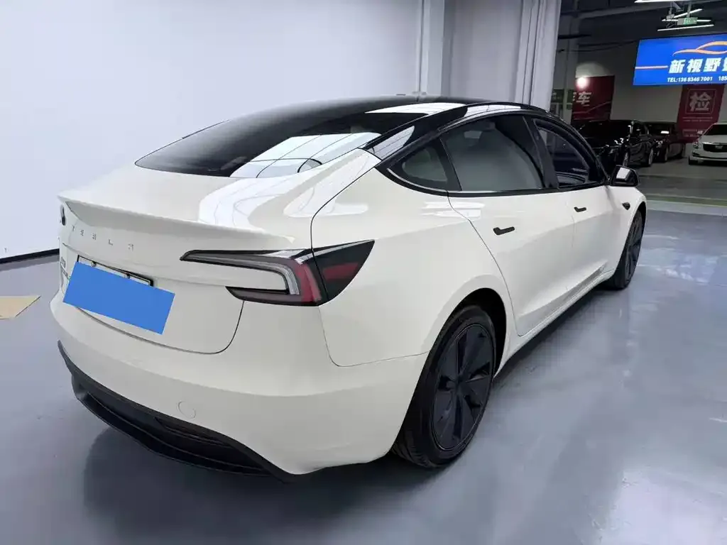Tesla Model 3 — фото 3