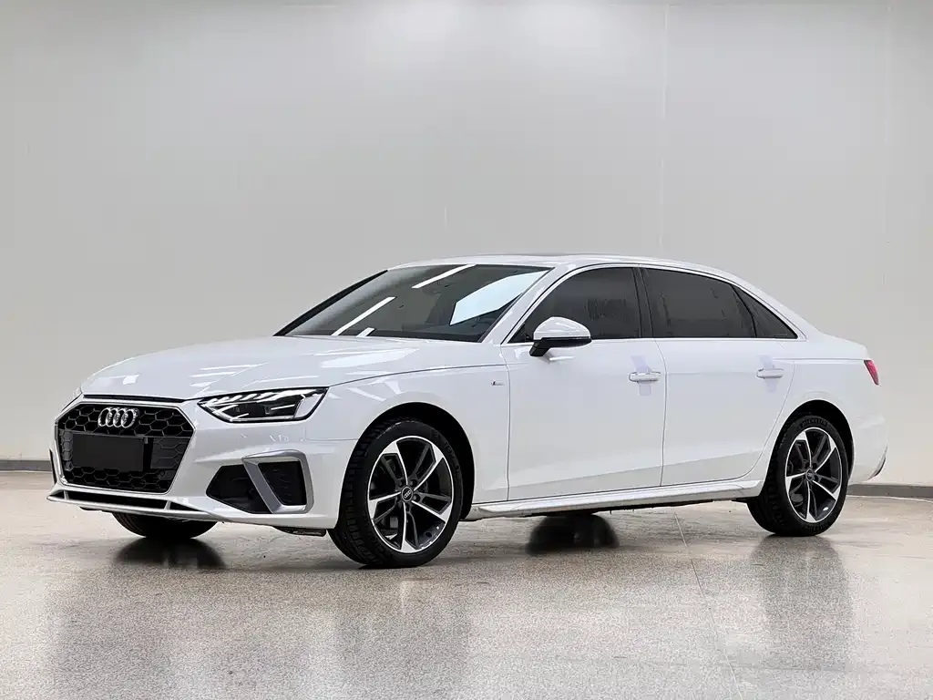 Audi A4L — фото 1