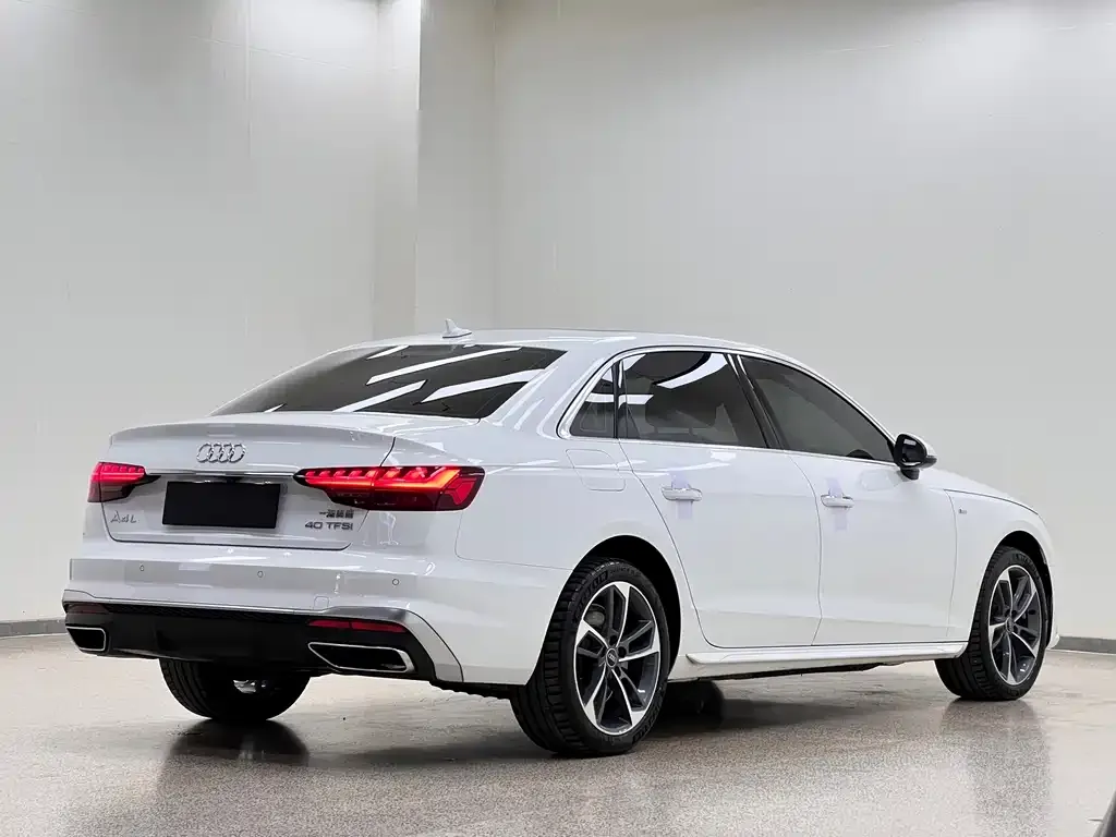 Audi A4L — фото 5