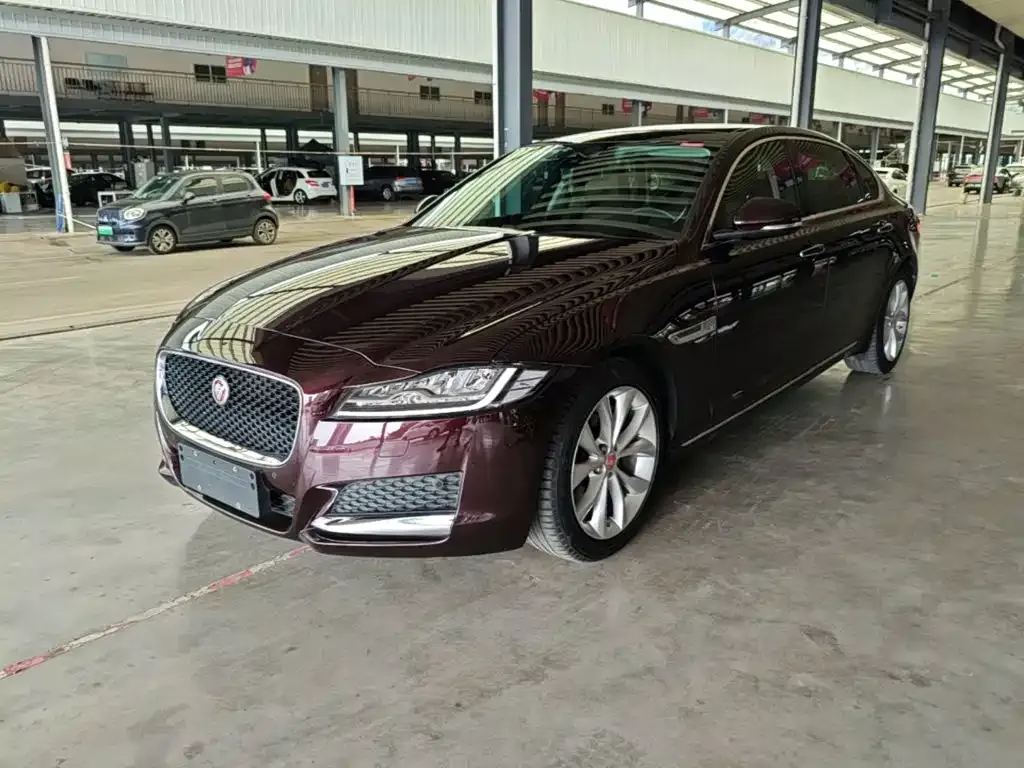 Jaguar XFL — фото 1