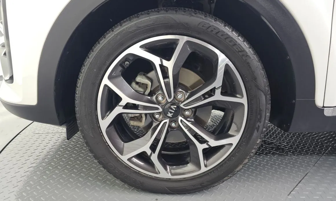 Kia Sportage — фото 9