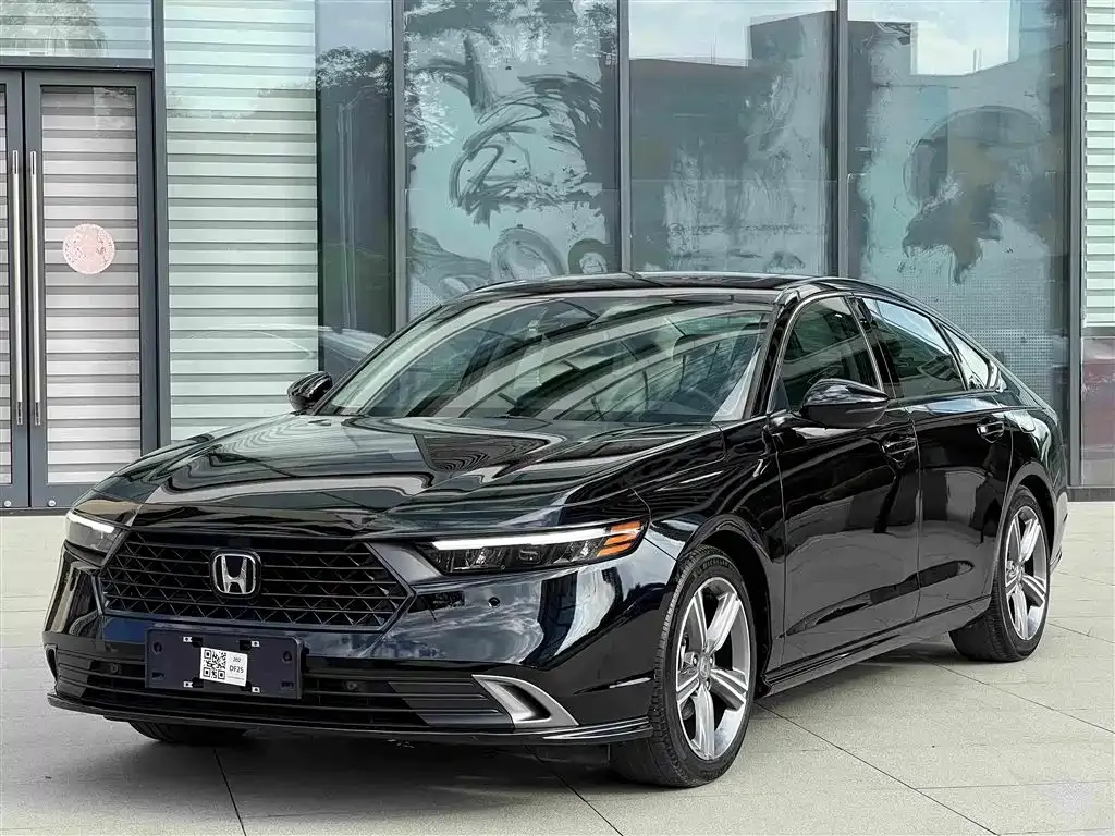 Honda Accord — фото 1