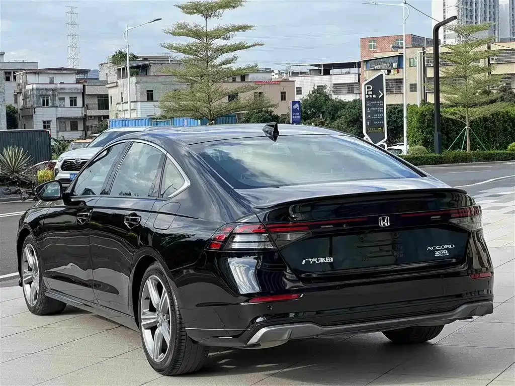 Honda Accord — фото 6