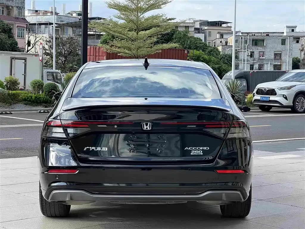 Honda Accord — фото 7