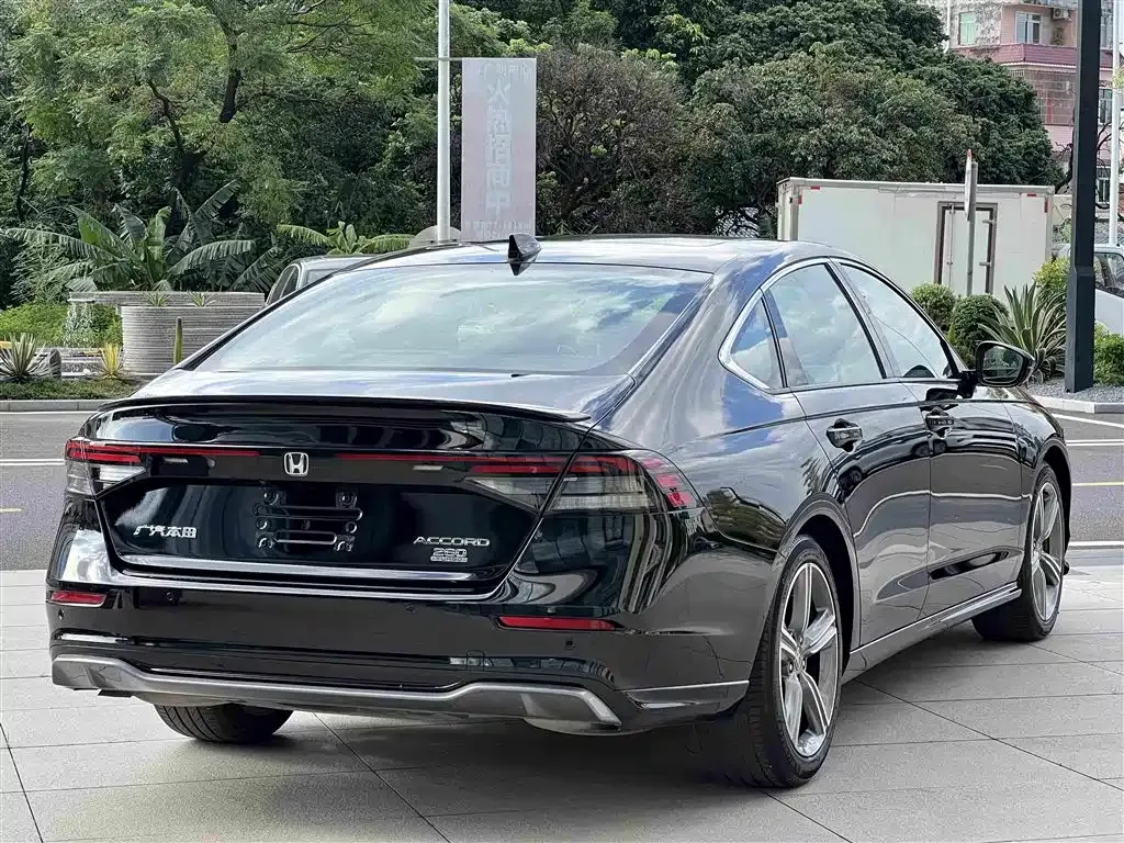 Honda Accord — фото 3