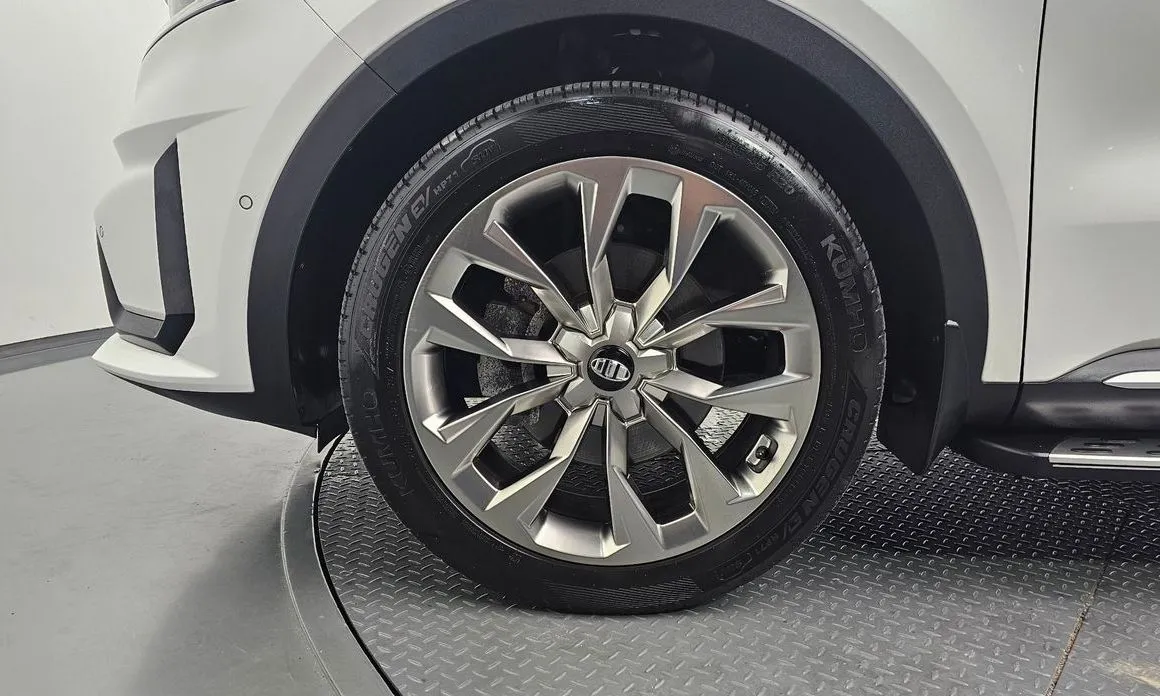 Kia Sorento — фото 5