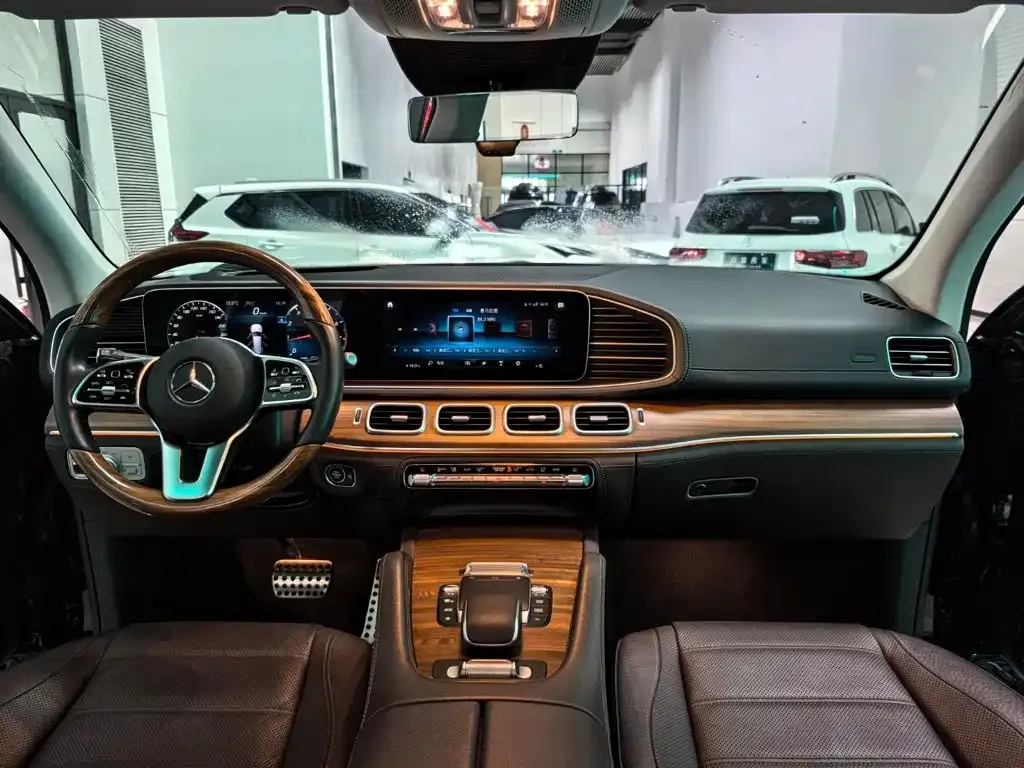 Mercedes-Benz GLS — фото 4