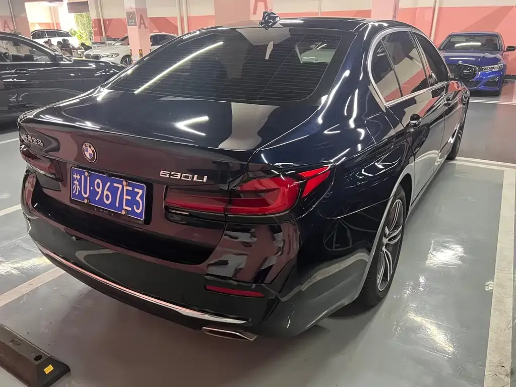 BMW 5 Series — фото 10