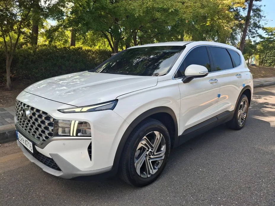 Hyundai Santafe — фото 1